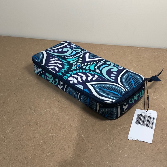 Vera Bradley Accessories Vera Bradley Large Travel Pill Case Blue